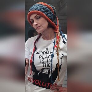 New 100% Cotton T-shirt A Women's Place Is In The Revolution In Small